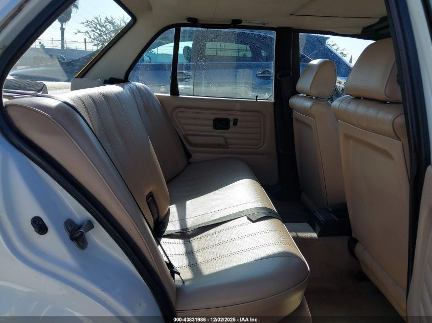 1990 BMW 325 I Automatic VIN: WBAAD2315LED28367 Lot: 43831986