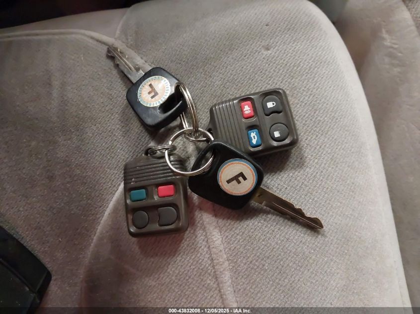 1999 Ford Crown Victoria Lx VIN: 2FAFP74W6XX184939 Lot: 43832008