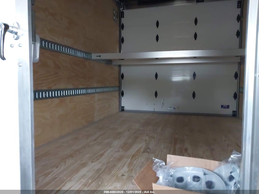 2025 Chevrolet Express Cutaway Work Van VIN: 1HA3GRF77SN019440 Lot: 43832020