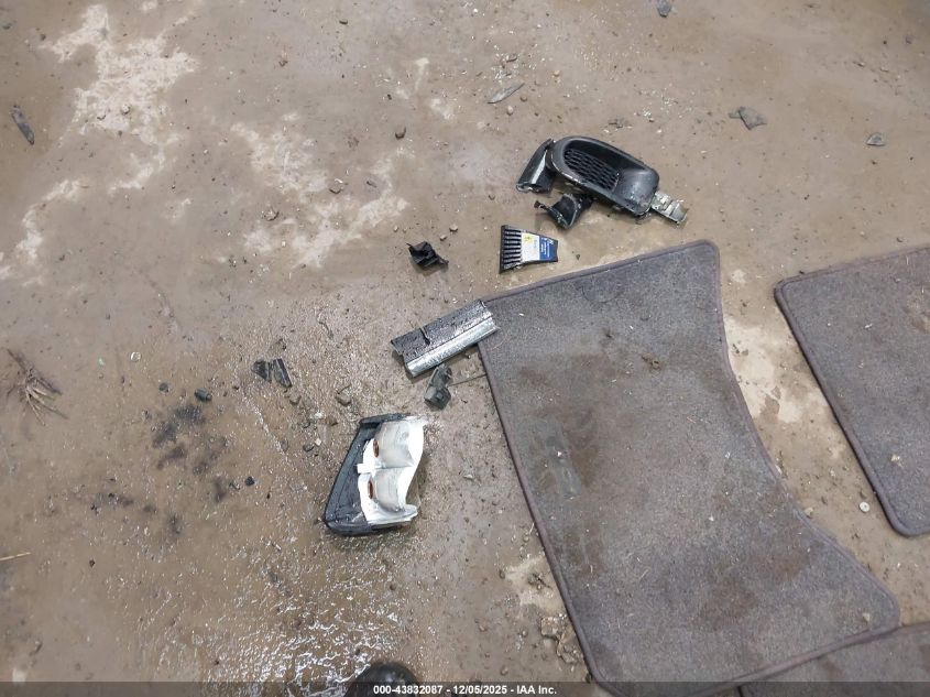 2001 Subaru Legacy L VIN: 4S3BE635917207595 Lot: 43832087