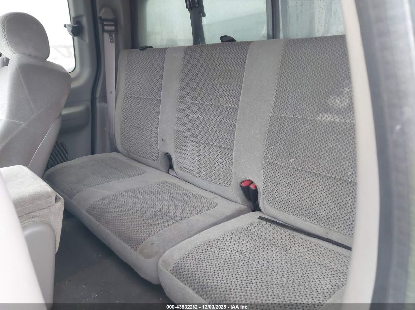 2002 Ford F-150 Lariat/Xl/Xlt VIN: 1FTRX18L22KB56572 Lot: 43832282