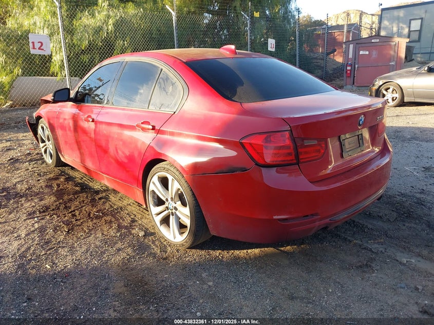 WBA3A9C53DF475860 2013 BMW 3ER photo no. 3