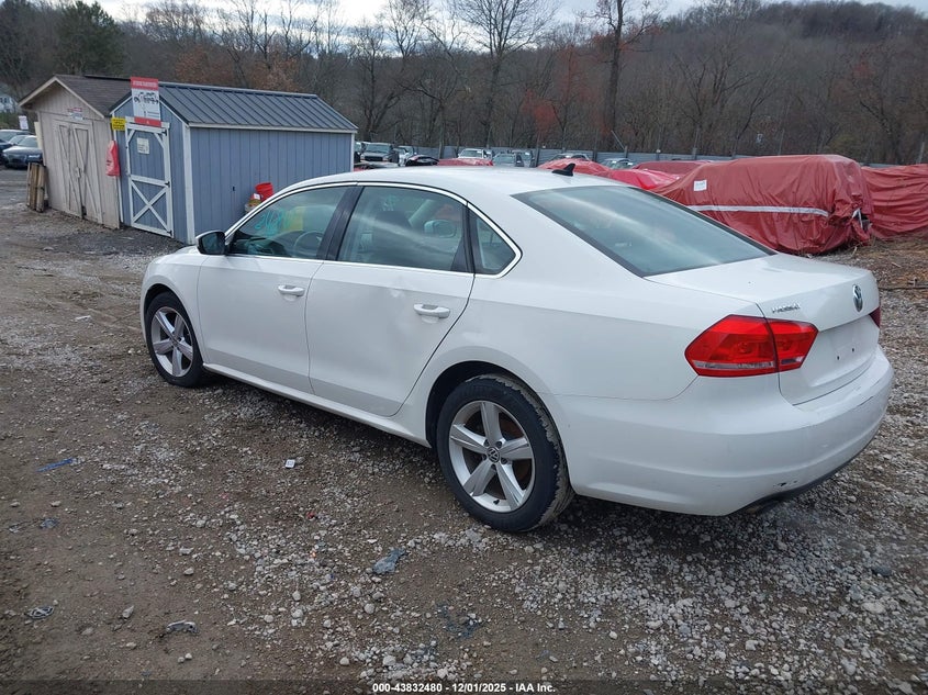 1VWBT7A34EC104589 2014 VOLKSWAGEN PASSAT photo no. 3