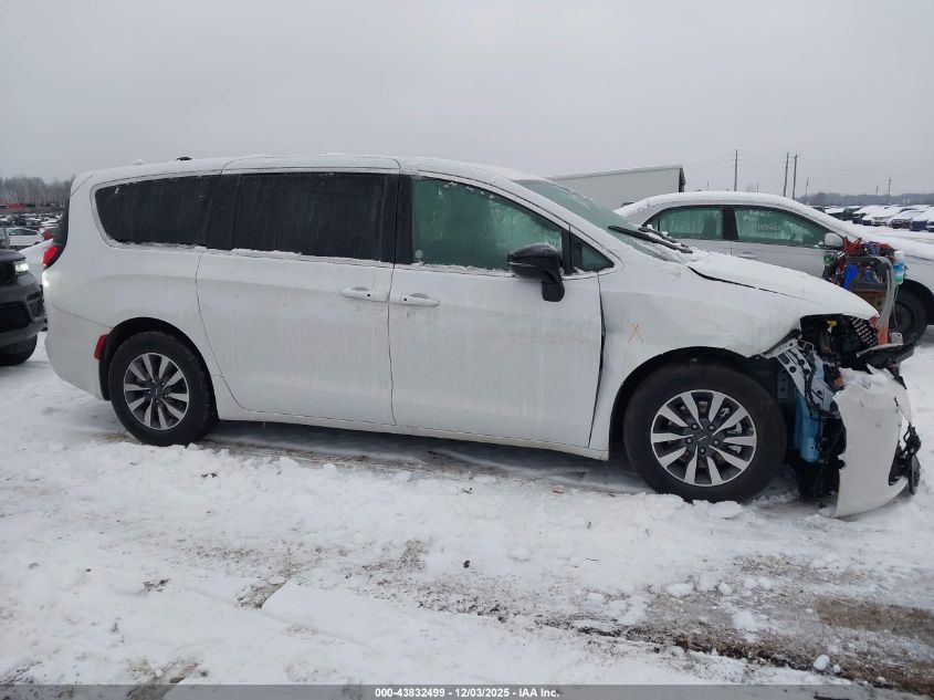 2025 Chrysler Pacifica Hybrid Select VIN: 2C4RC1S73SR577774 Lot: 43832499