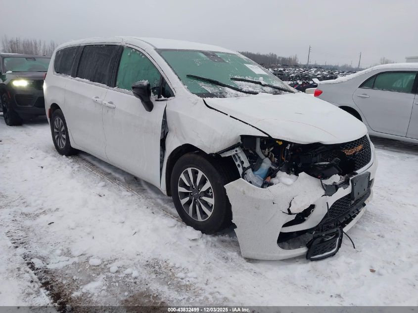 2025 Chrysler Pacifica Hybrid Select