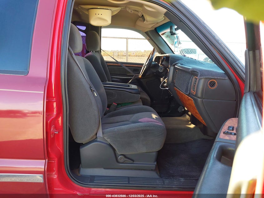 2GCEC13T051259771 2005 CHEVROLET SILVERADO photo no. 5