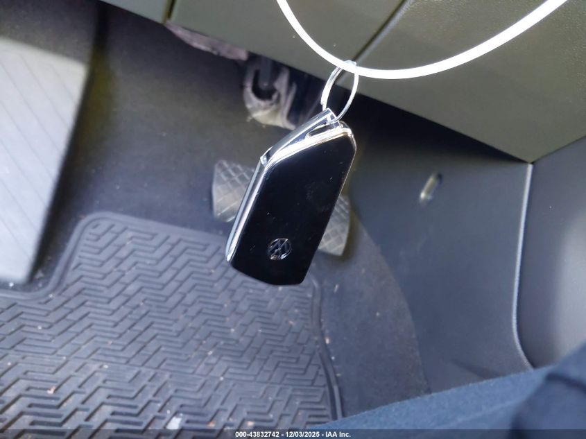 2025 Volkswagen Atlas 2.0T Se W/Technology VIN: 1V2JR2CA1SC526437 Lot: 43832742