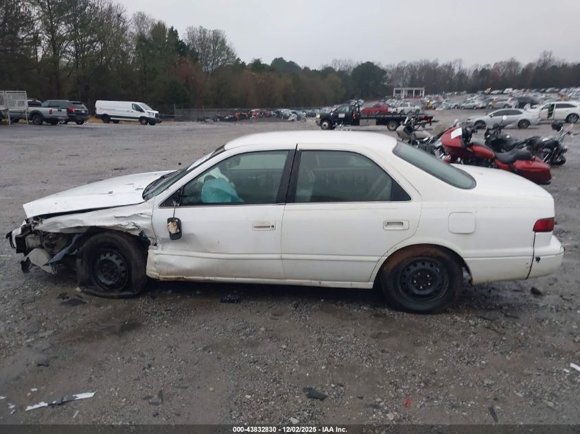 1998 Toyota Camry Le VIN: 4T1BG22K9WU291061 Lot: 43832830