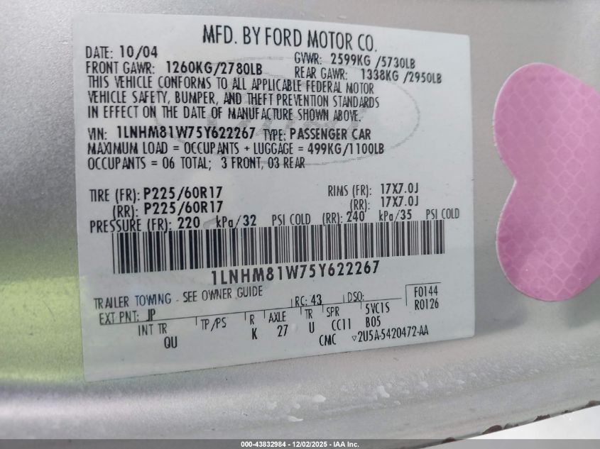 2005 Lincoln Town Car Signature VIN: 1LNHM81W75Y622267 Lot: 43832984