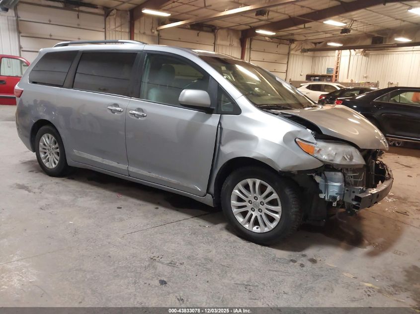 TOYOTA SIENNA XLE PREMIUM 8 PASSENGER