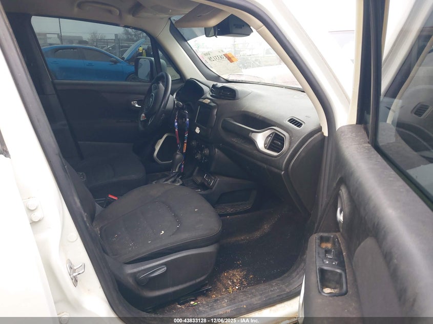 2019 JEEP RENEGADE auction photo 5