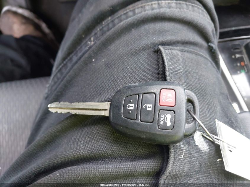 2017 Toyota Corolla Le VIN: 5YFBURHE1HP676699 Lot: 43833200