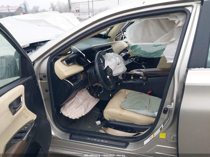2014 TOYOTA AVALON auction photo 5