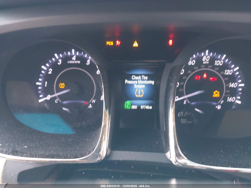 2014 TOYOTA AVALON auction photo 7