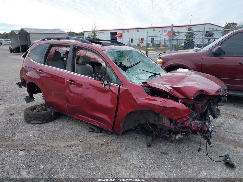 Vin: jf2sjajc5jh529792, lot: 44329003, subaru forester 2.5i limited 2018 img_1