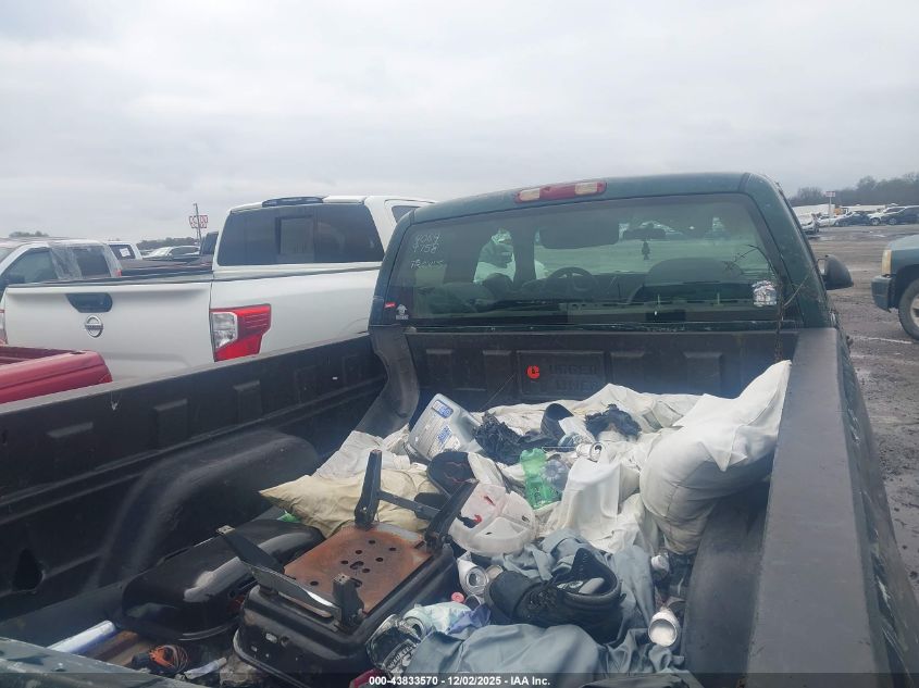 2001 Chevrolet Silverado 1500 VIN: 2GCEC19V011229236 Lot: 43833570