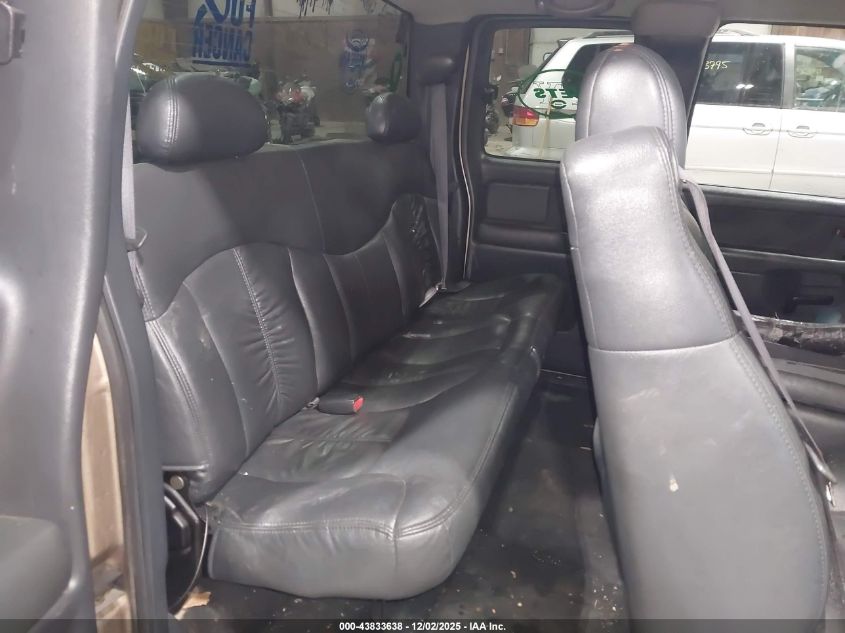 2000 Chevrolet Silverado 1500 Lt VIN: 1GCEK19T8YE366855 Lot: 43833638