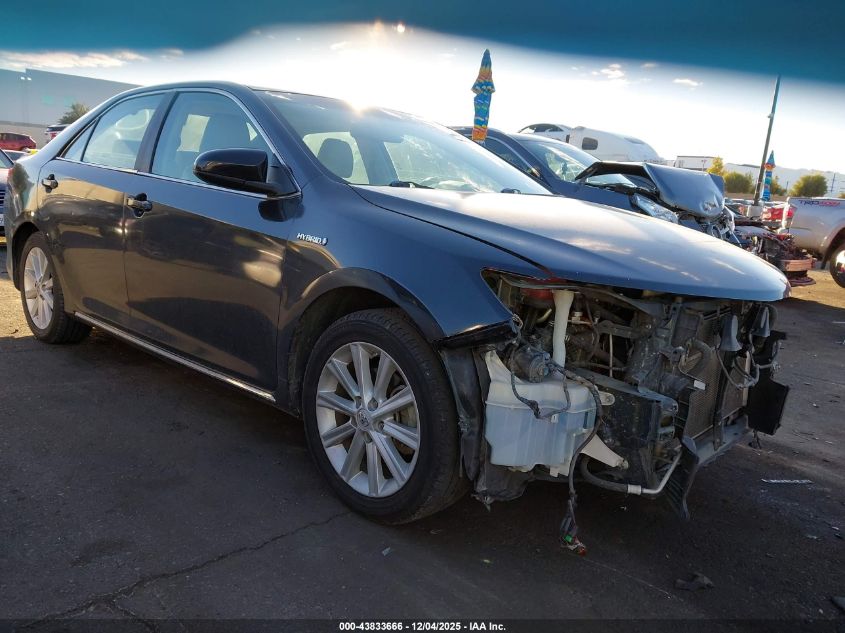 TOYOTA CAMRY HYBRID XLE