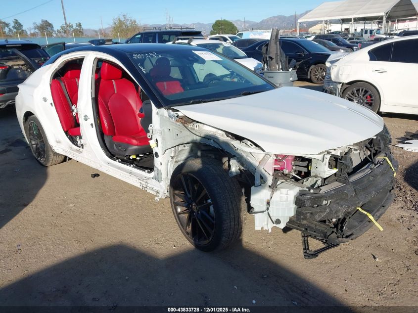 TOYOTA CAMRY HYBRID XSE HYBRID