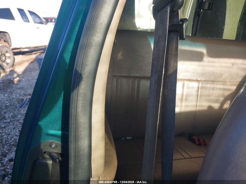 1997 Ford F-250 Lariat/Standard/Xl/Xlt VIN: 1FTFX28L5VKC59238 Lot: 43833769