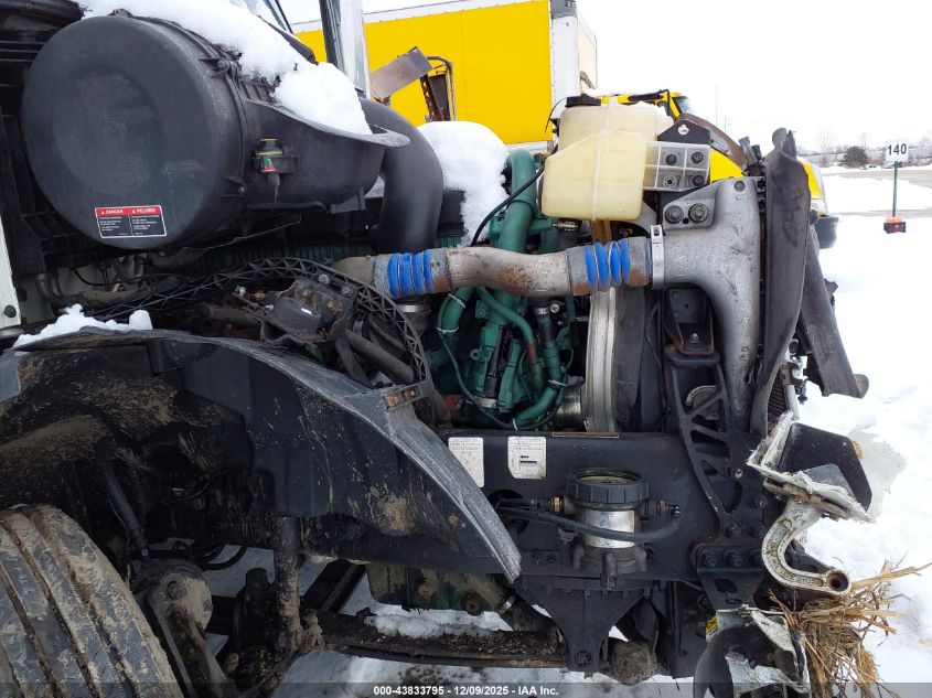 2018 Volvo Vnl VIN: 4V4NC9EH4JN889796 Lot: 43833795