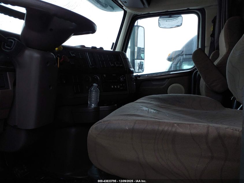 2018 Volvo Vnl VIN: 4V4NC9EH4JN889796 Lot: 43833795