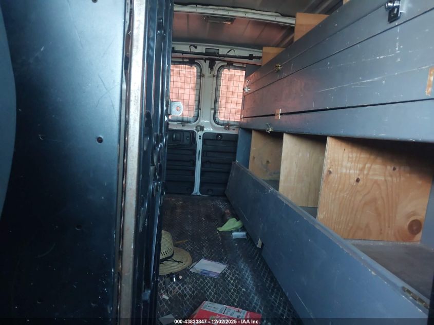 2005 Chevrolet Express VIN: 1GCGG25V851156671 Lot: 43833847