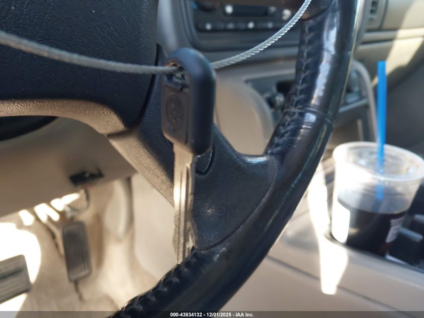 2005 Chevrolet Suburban 1500 Lt VIN: 3GNEC16Z45G213861 Lot: 43834132