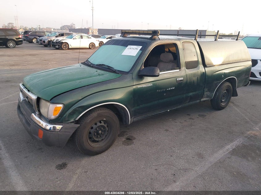 4TAVL52N2YZ661258 2000 TOYOTA TACOMA photo no. 2