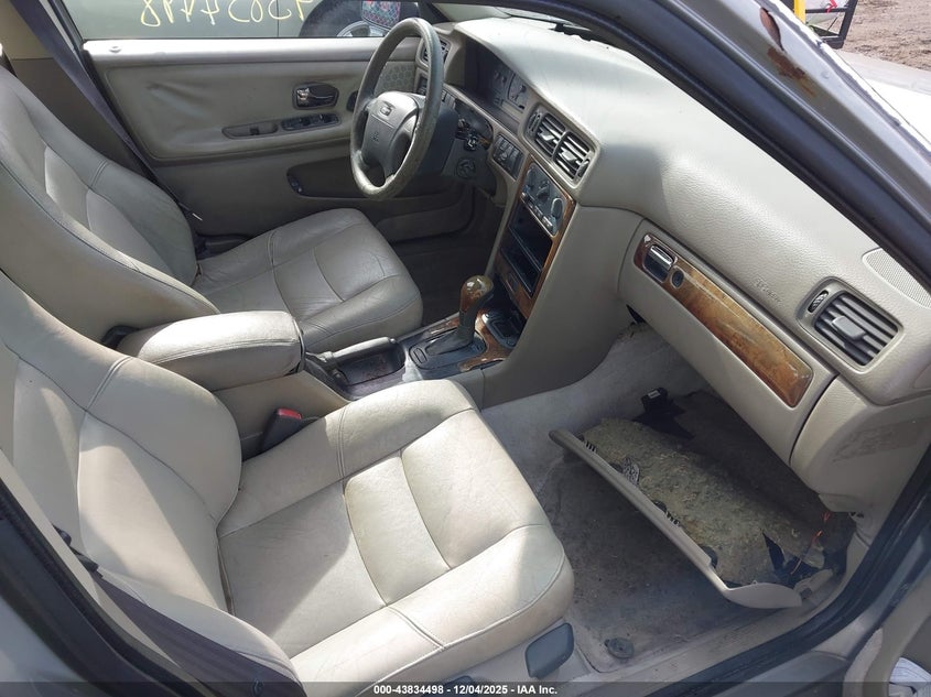 YV1LS56D4X2568744 1999 VOLVO S70 photo no. 5