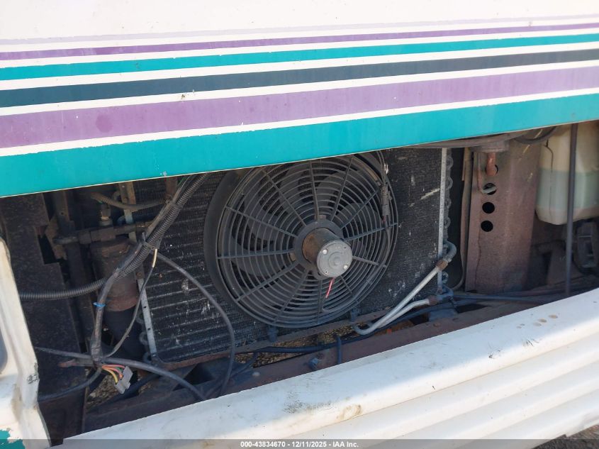 1994 Chevrolet P30 VIN: 1GBKP37N1R3305871 Lot: 43834670