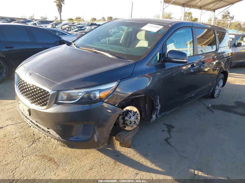 2017 KIA SEDONA auction photo 2