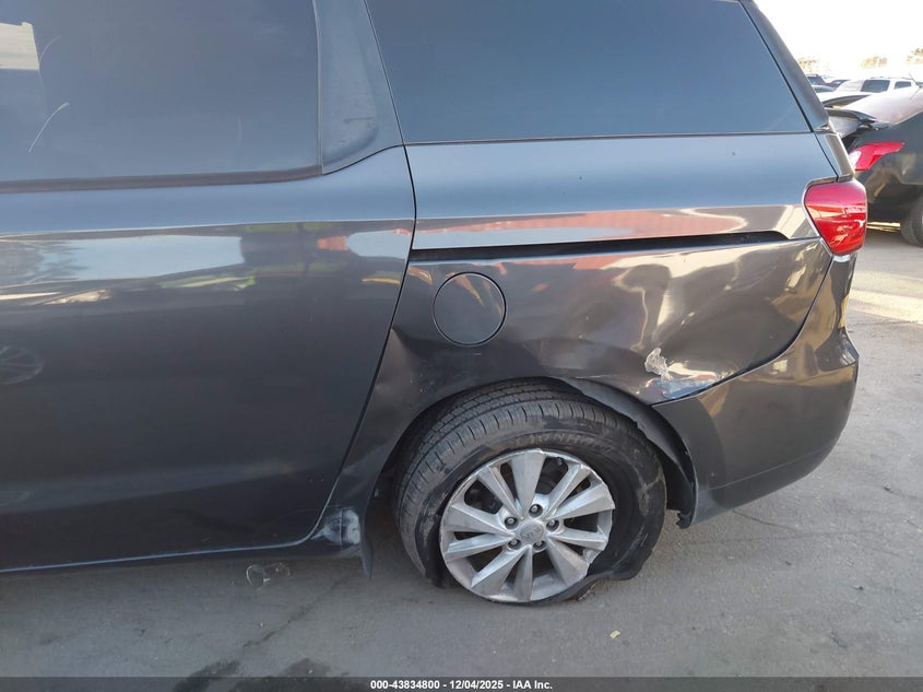 2017 KIA SEDONA auction photo 6