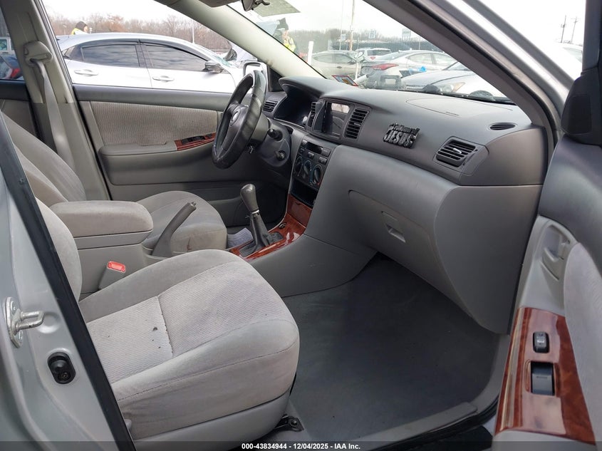2T1BR32E05C451354 2005 TOYOTA COROLLA photo no. 5
