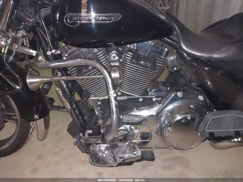 2015 Harley-Davidson Flrt Free Wheeler VIN: 1HD1MCM16FB851681 Lot: 43834950