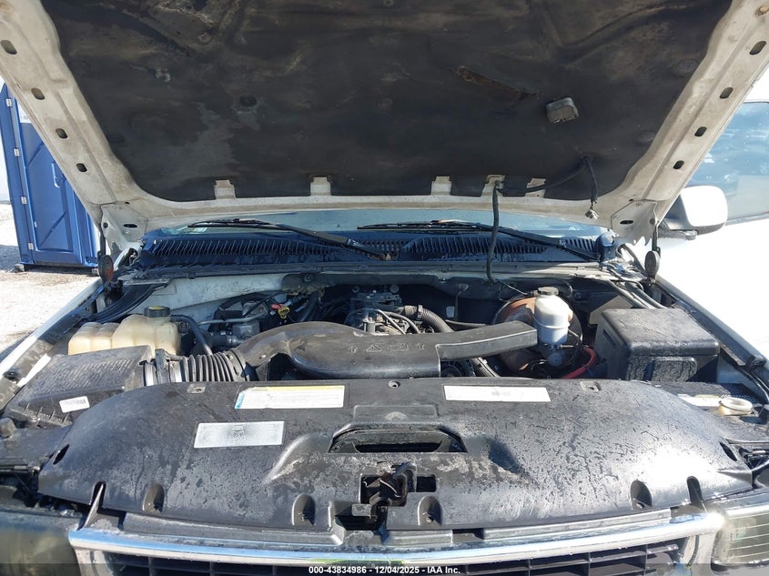 1GNEC13T31R119724 2001 CHEVROLET TAHOE photo no. 10