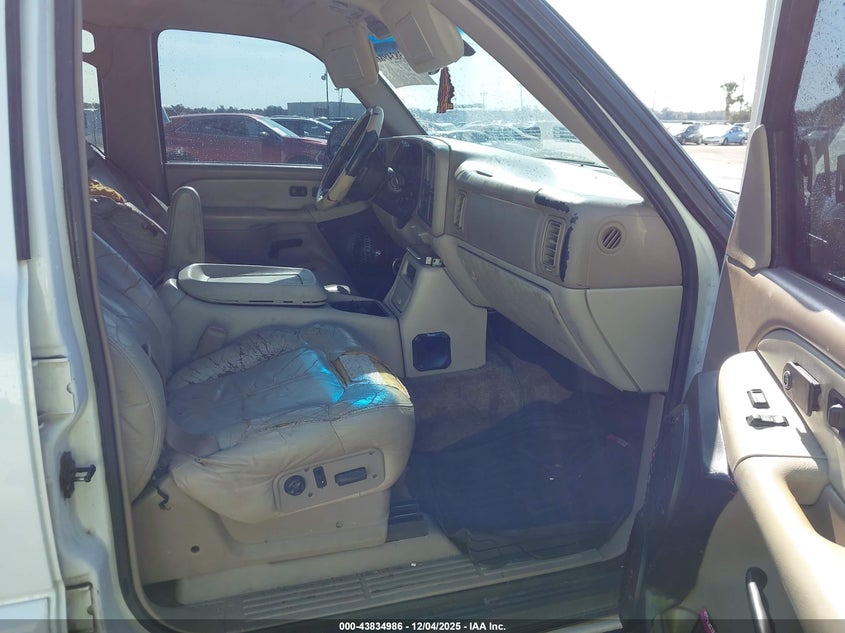 1GNEC13T31R119724 2001 CHEVROLET TAHOE photo no. 5