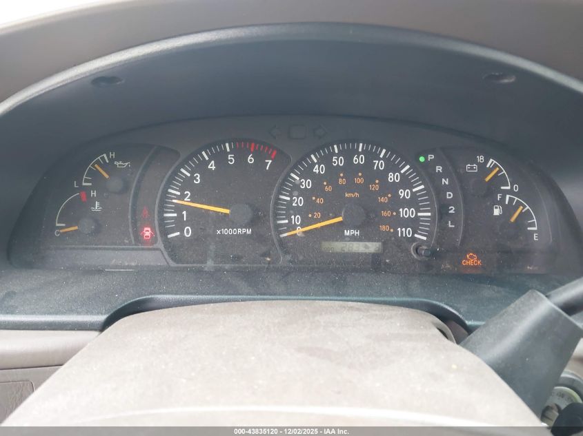 2000 Toyota Tundra Ltd V8 VIN: 5TBBT4817YS093279 Lot: 43835120