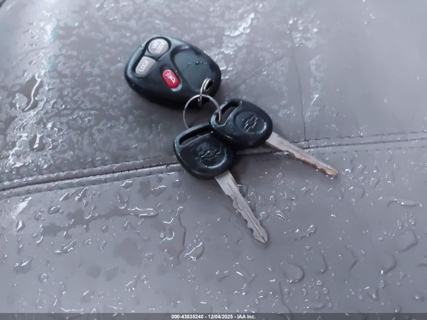 2000 Chevrolet Suburban 1500 Lt VIN: 3GNFK16T2YG117248 Lot: 43835240