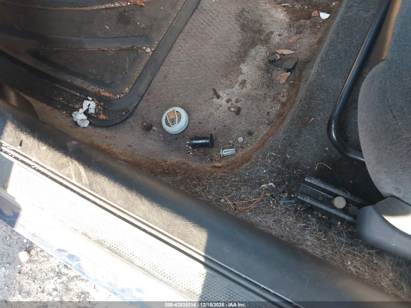 2004 Saturn Ion 3 VIN: 1G8AW12F44Z112824 Lot: 43835314