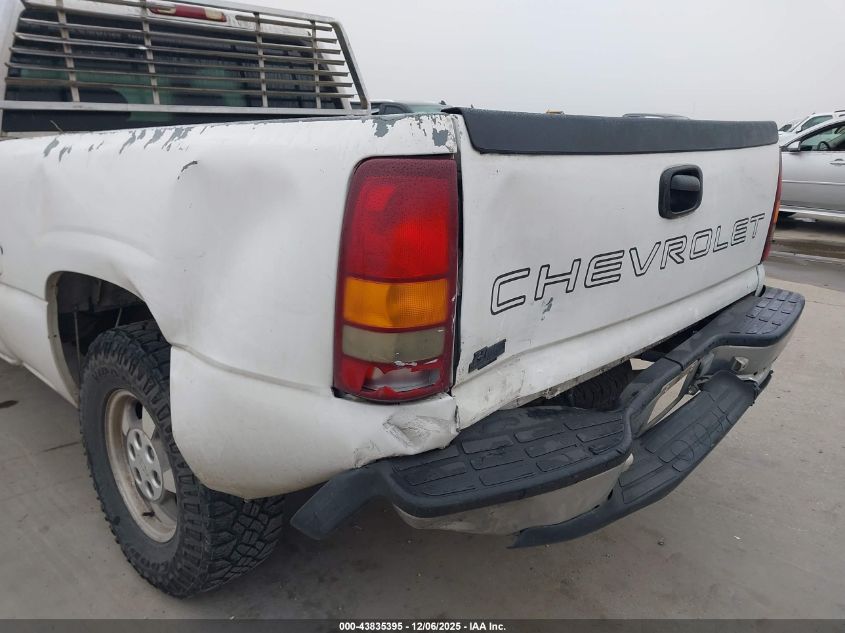 2000 Chevrolet Silverado 1500 VIN: 2GCEC19V1Y1385585 Lot: 43835395