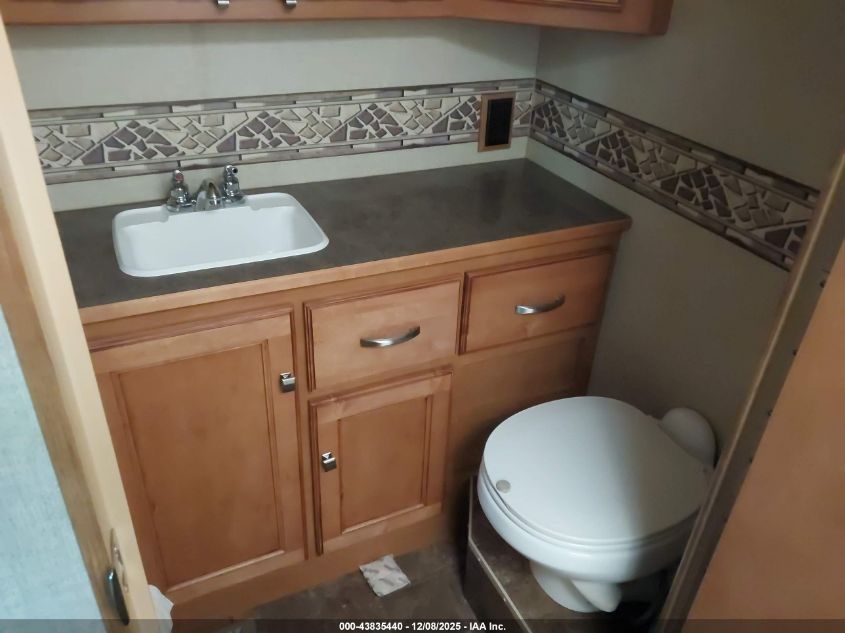 2014 Ford F53 - 1F65F5DY5E0A01642