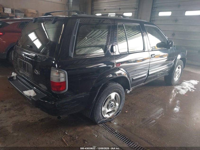 JNRAR05Y2VW016438 1997 INFINITI QX4 photo no. 4