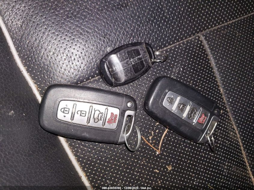 2013 Hyundai Veloster Turbo W/Black VIN: KMHTC6AE2DU111452 Lot: 43835780