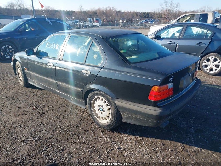 WBACB3328RFE19620 1994 BMW 3ER photo no. 3