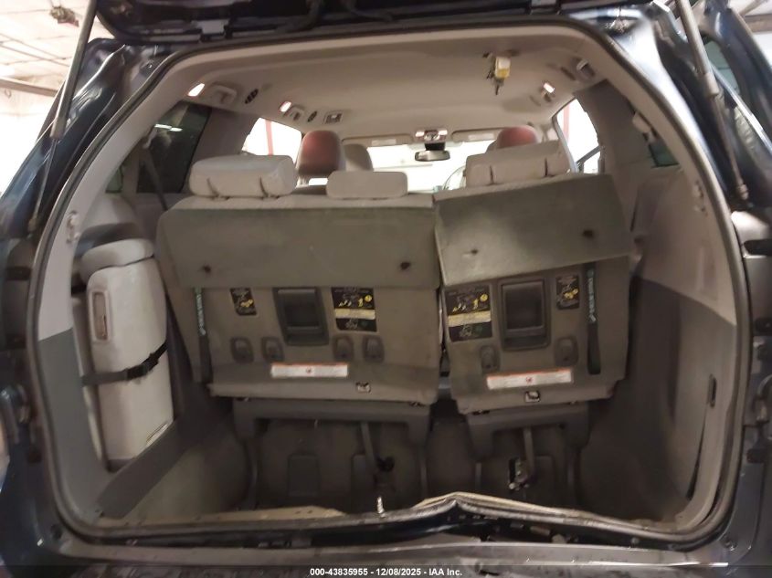 2018 Toyota Sienna Le 8 Passenger VIN: 5TDKZ3DC7JS920971 Lot: 43835955