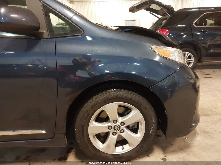 2018 Toyota Sienna Le 8 Passenger VIN: 5TDKZ3DC7JS920971 Lot: 43835955