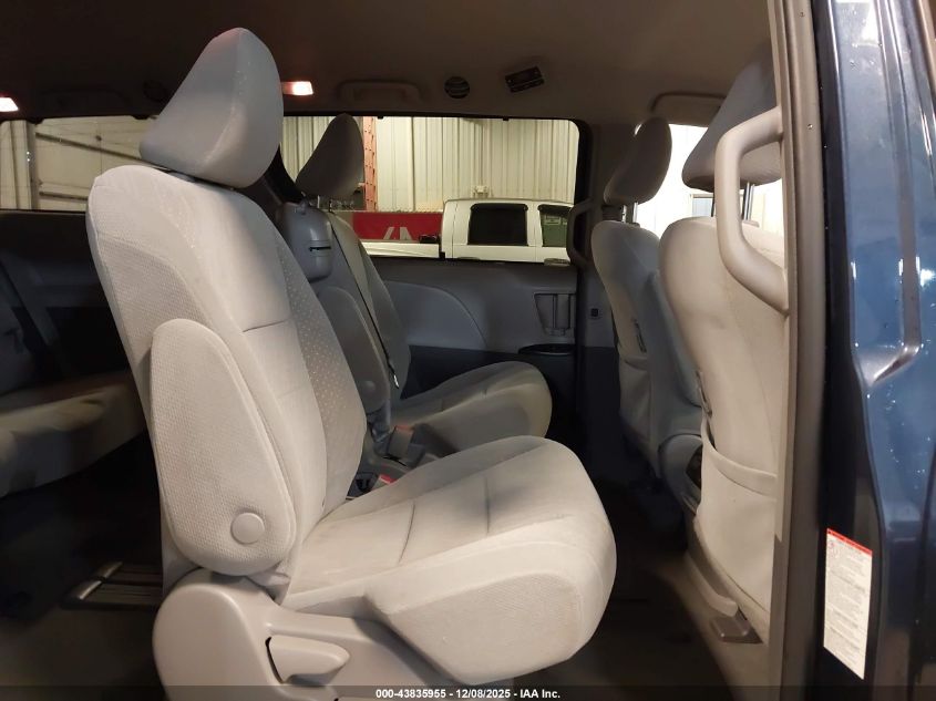 2018 Toyota Sienna Le 8 Passenger VIN: 5TDKZ3DC7JS920971 Lot: 43835955