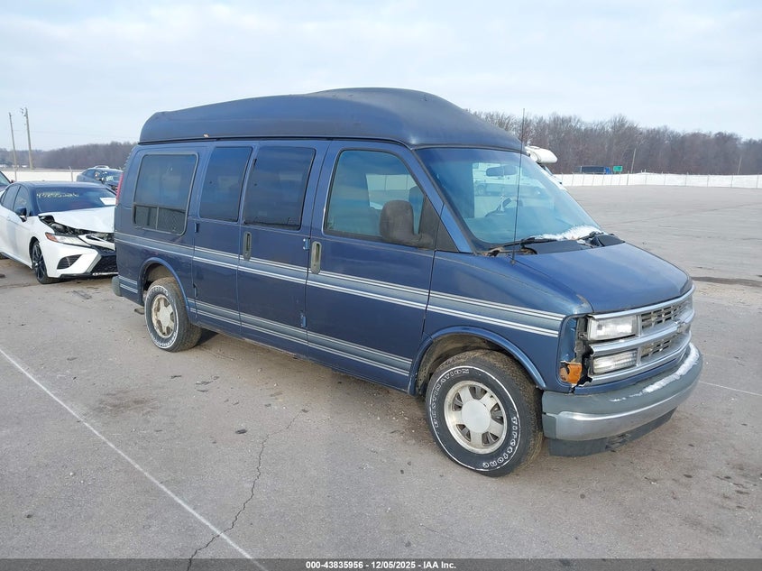 1GBFG15R2V1080023 1997 Chevrolet Chevy Van Yf7 Upfitter Pkg. auction photo 1