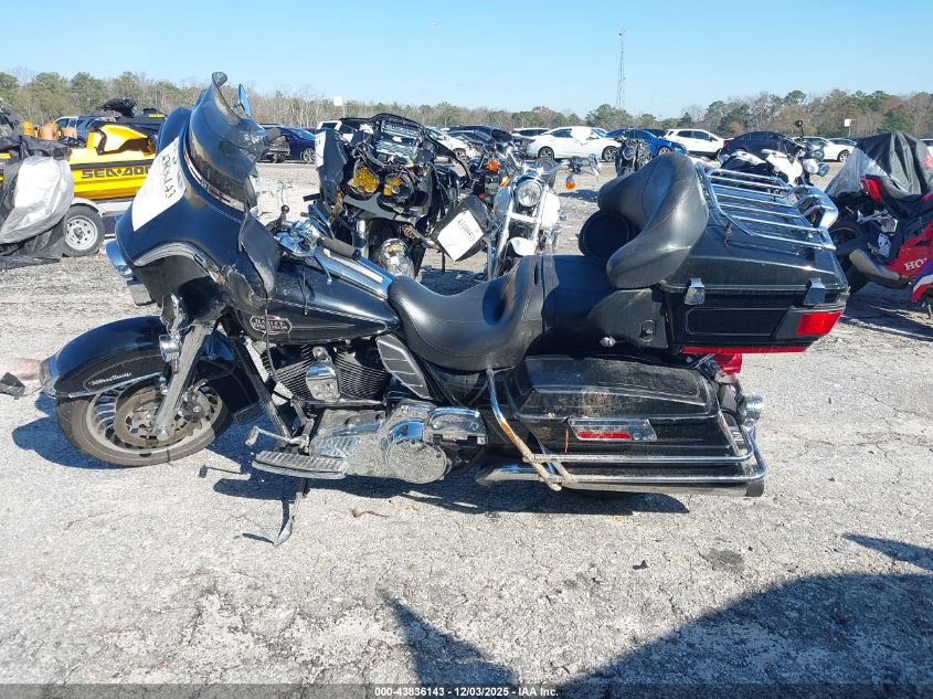 2011 Harley-Davidson Flhtcu VIN: 1HD1FC414BB652682 Lot: 43836143